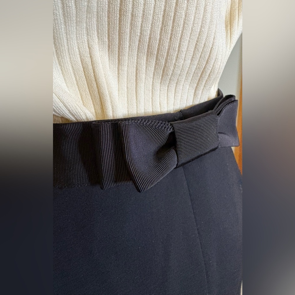 kate spade Black Wool A-Line Skirt w Prominent Grosgrain Bow at Back Waist Sz 8